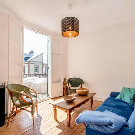 Large Townhouse In - 9 People *
