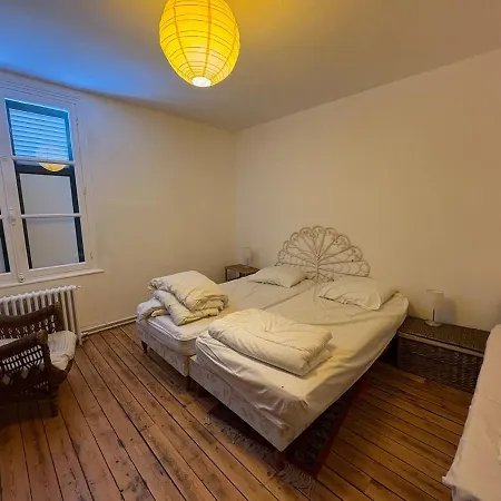 Villa Large Townhouse In - 9 People