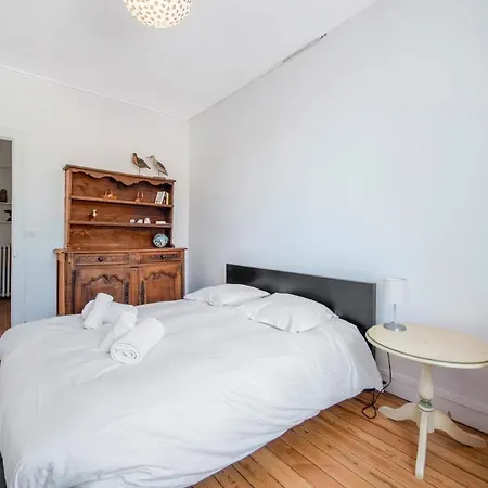 Large Townhouse In - 9 People Villa Houlgate